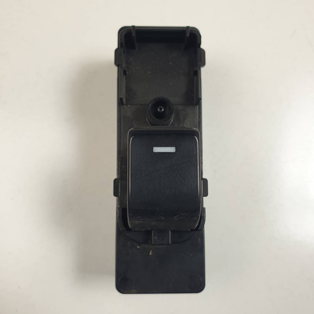 #3288906 MANDO ELEVALUNAS DELANTERO DERECHO