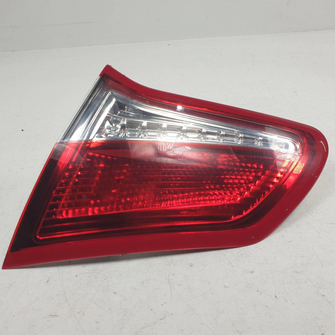 #3311885 PILOTO TRASERO DERECHO INTERIOR