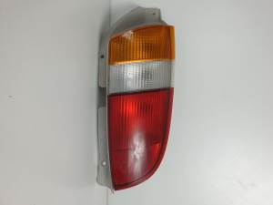 #905372 PILOTO TRASERO DERECHO