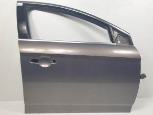 #1368335 PUERTA DELANTERA DERECHA