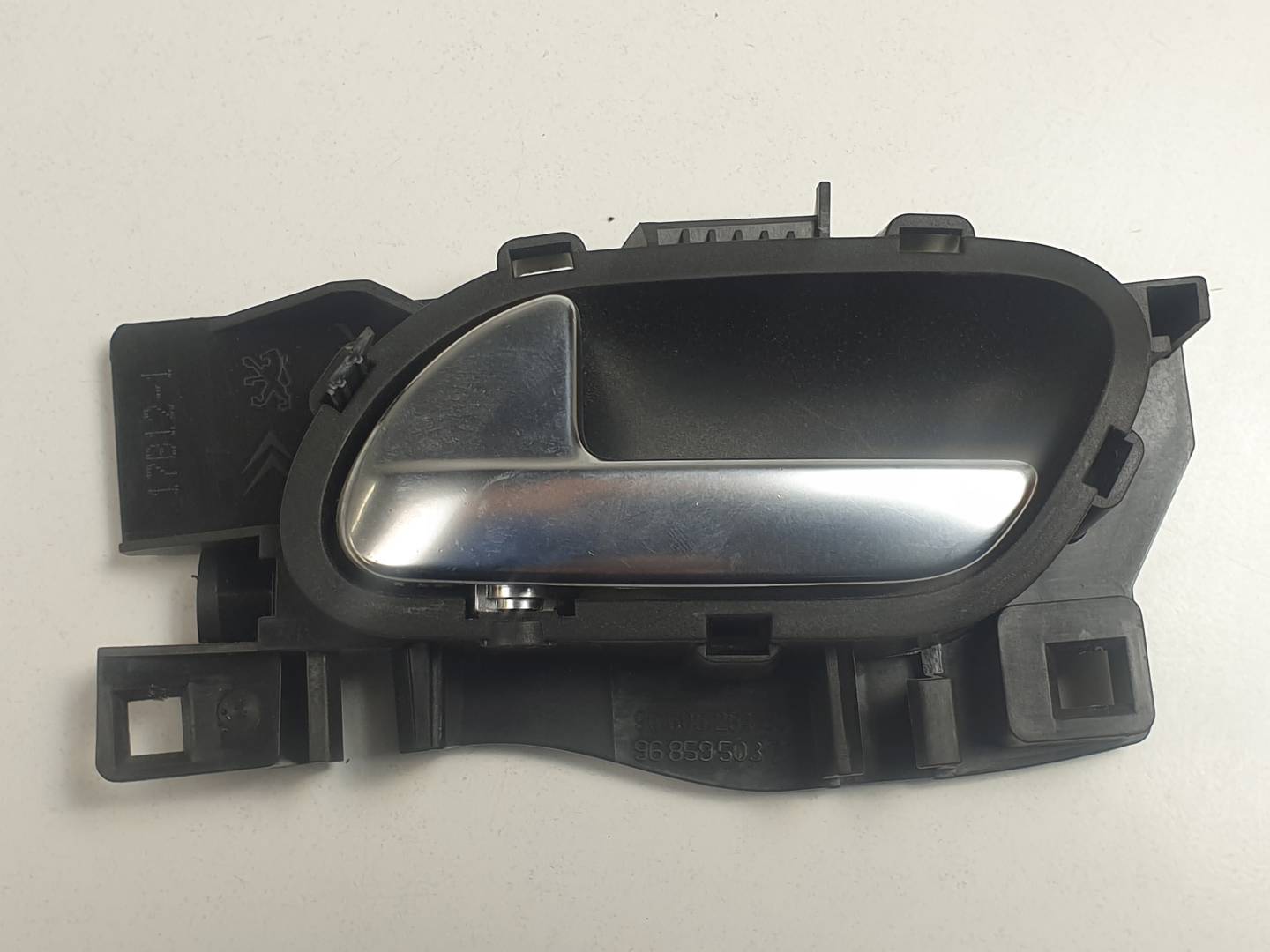 #3218674 MANETA INTERIOR DELANTERA IZQUIERDA