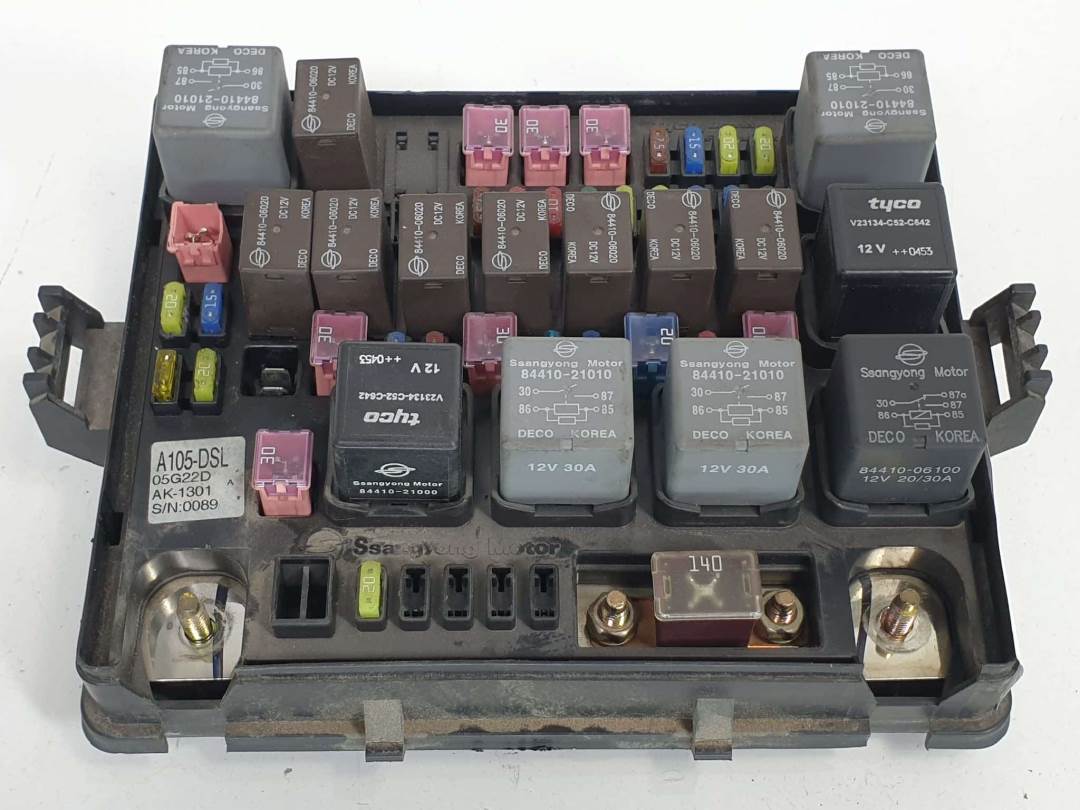 #276643 CAJA RELES / FUSIBLES