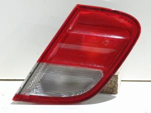 PILOTO TRASERO DERECHO INTERIOR - MERCEDES - #109634