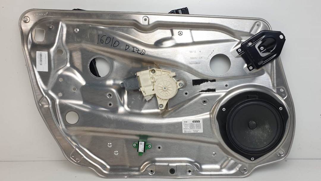 #1543067 ELEVALUNAS DELANTERO IZQUIERDO