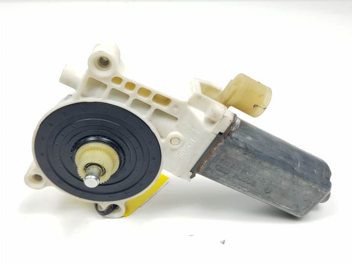 #1370517 MOTOR ELEVALUNAS DELANTERO IZQUIERDO