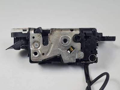 #3300049 CERRADURA PUERTA DELANTERA IZQUIERDA