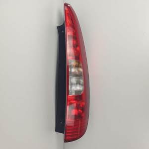 #1418832 PILOTO TRASERO DERECHO