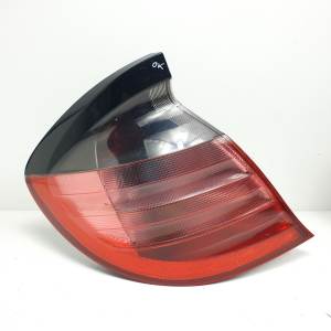 #3179701 PILOTO TRASERO IZQUIERDO