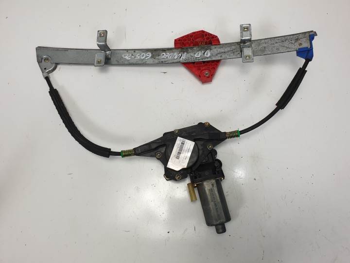 #207730 ELEVALUNAS DELANTERO DERECHO