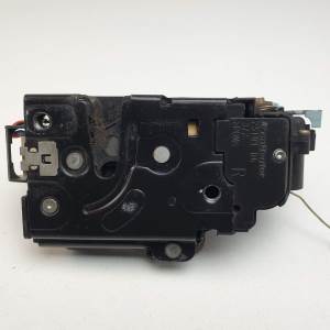 #1530271 CERRADURA PUERTA DELANTERA DERECHA