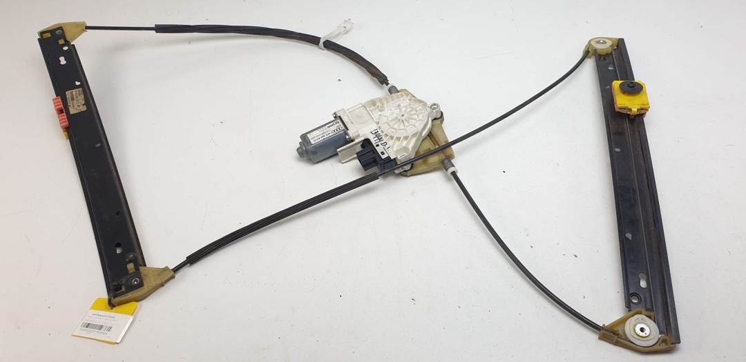 #1533604 ELEVALUNAS DELANTERO IZQUIERDO