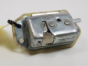 CERRADURA MALETERO / PORTON - CHEVROLET - #826524