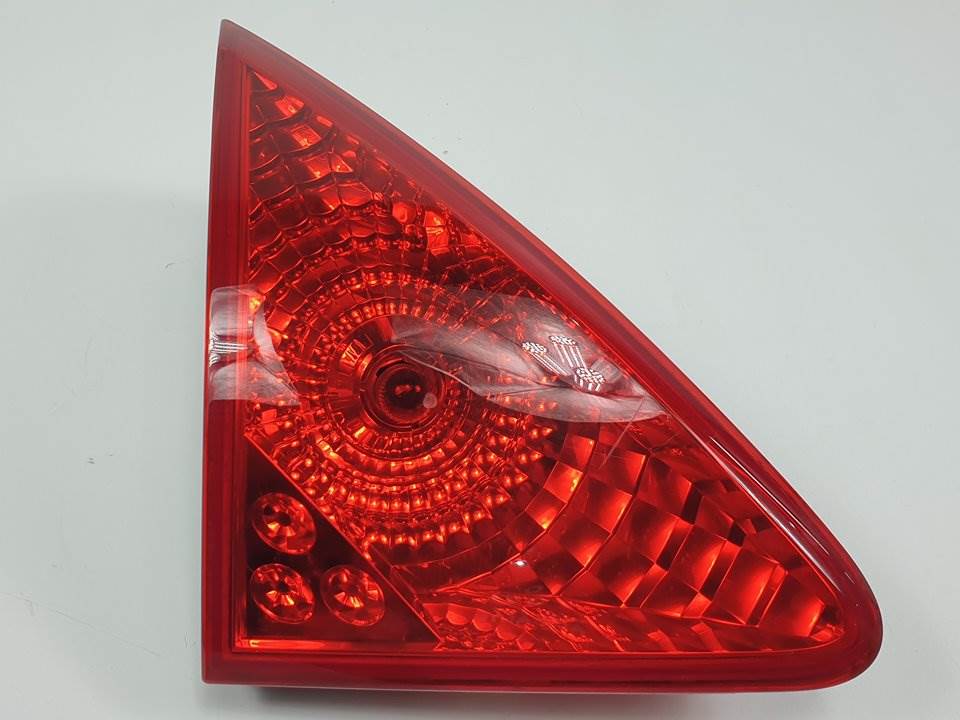 #992458 PILOTO TRASERO IZQUIERDO INTERIOR