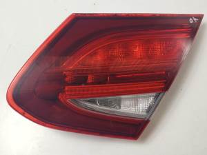 PILOTO TRASERO DERECHO INTERIOR - MERCEDES - #1290992