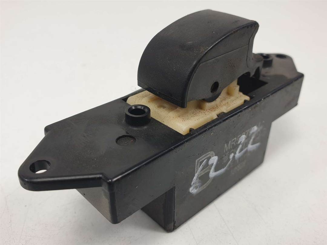 MANDO ELEVALUNAS TRASERO DERECHO - MR587944 - MITSUBISHI - PAJERO SPORT (KH_, KG_)