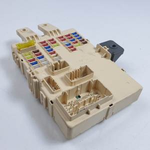 #3171743 CAJA RELES / FUSIBLES