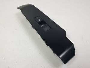 MANDO ELEVALUNAS DELANTERO DERECHO - LEXUS - #748601