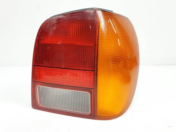 PILOTO TRASERO DERECHO - VOLKSWAGEN - #953286