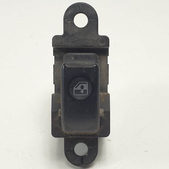 MANDO ELEVALUNAS DELANTERO DERECHO - 9358006000 - HYUNDAI - ATOS PRIME (MX)