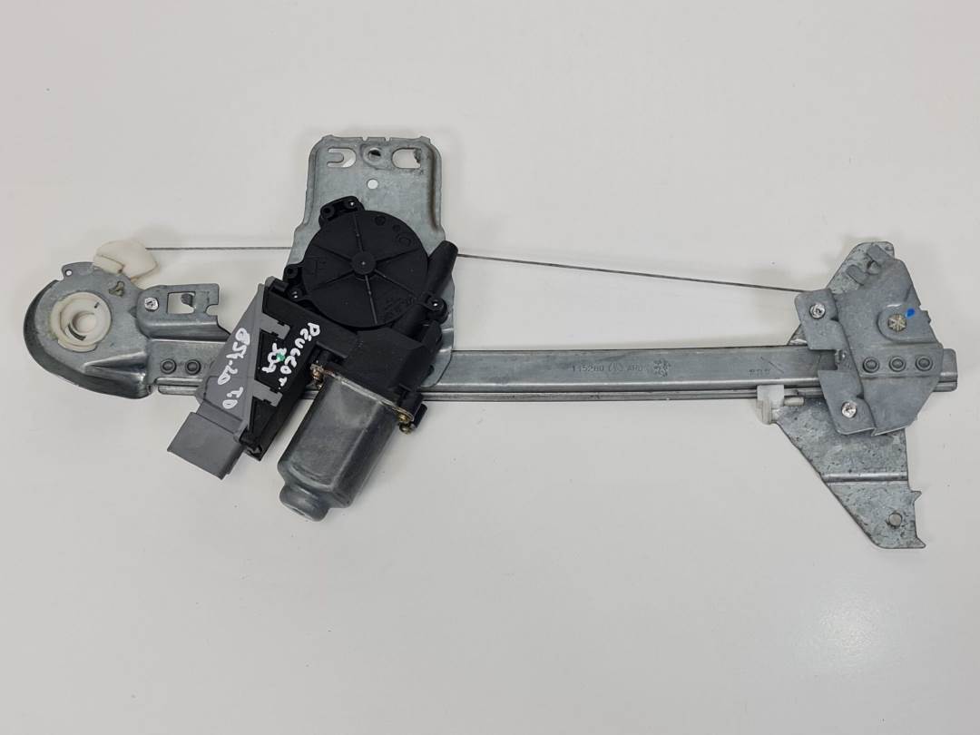 #244705 ELEVALUNAS TRASERO DERECHO