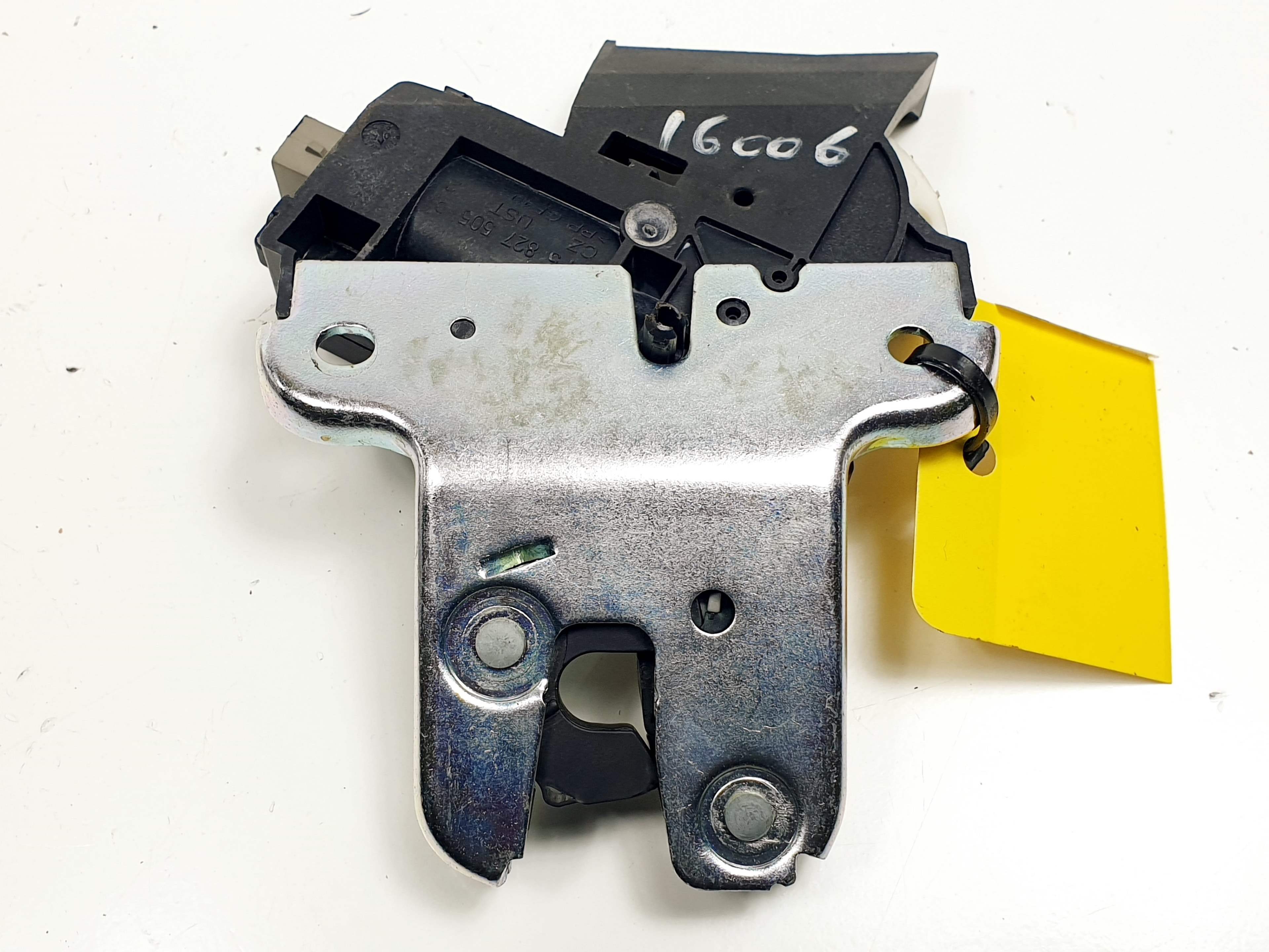 #1523581 CERRADURA MALETERO / PORTON