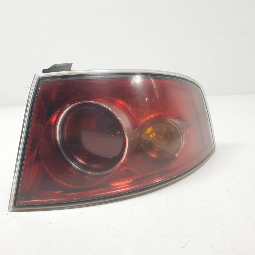 #3333727 PILOTO TRASERO DERECHO