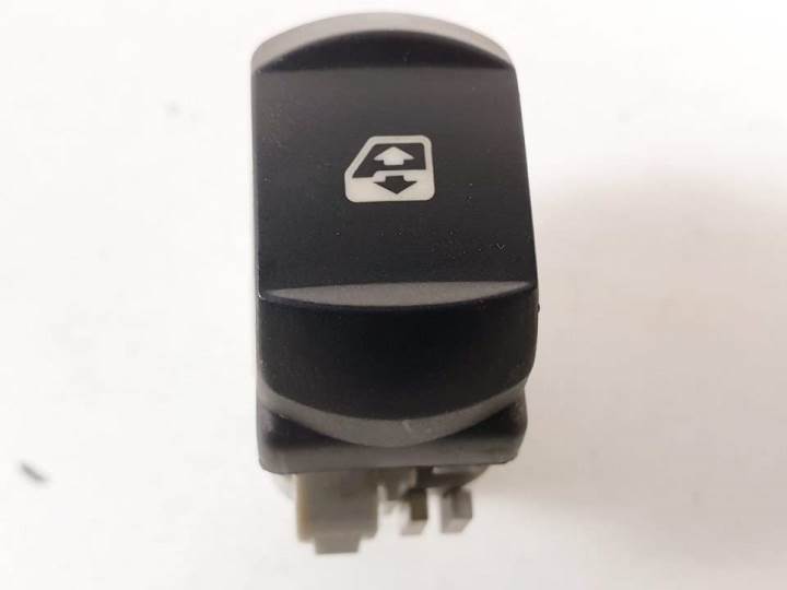 MANDO ELEVALUNAS DELANTERO DERECHO - RENAULT - #1174518