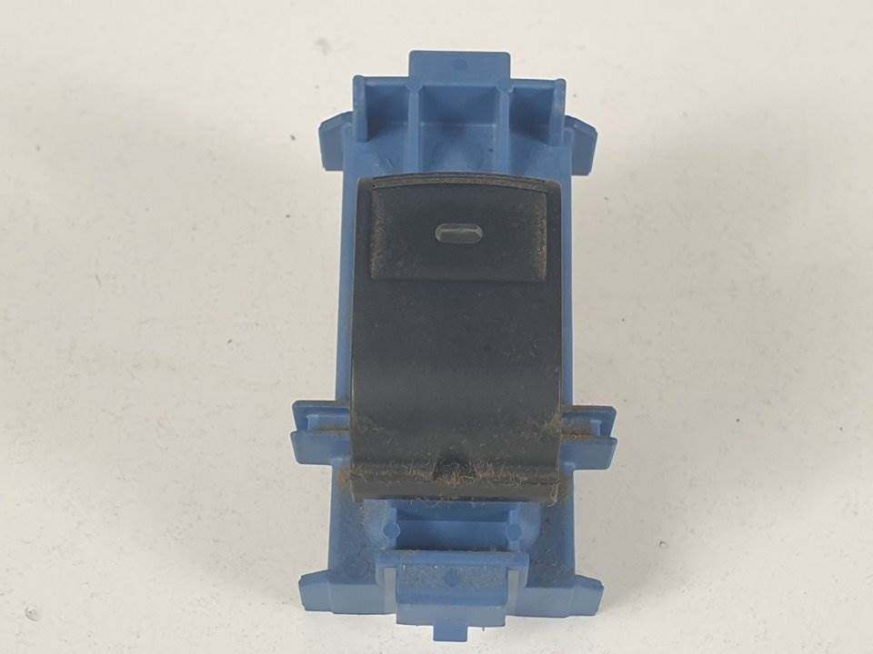 MANDO ELEVALUNAS DELANTERO DERECHO - TOYOTA - #668269