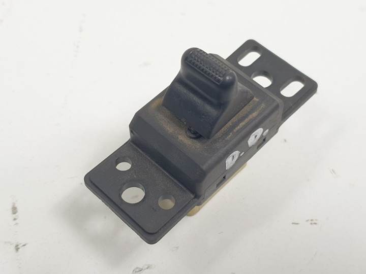 MANDO ELEVALUNAS DELANTERO DERECHO - CHRYSLER - #887686