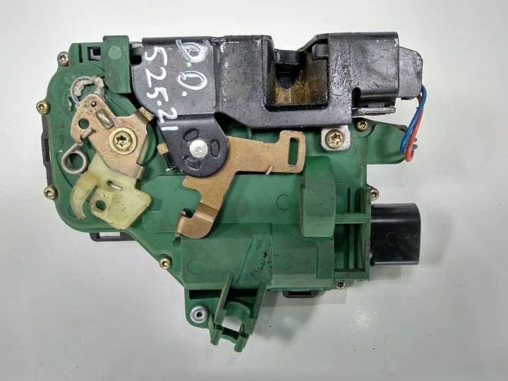 CERRADURA PUERTA DELANTERA DERECHA - VOLKSWAGEN - #334455