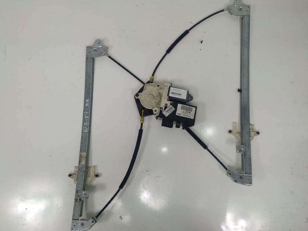 #441893 ELEVALUNAS DELANTERO DERECHO