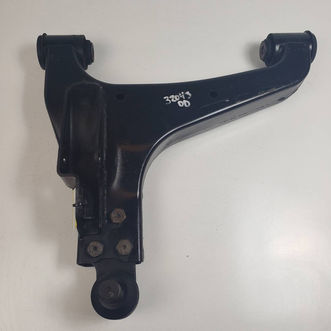 BRAZO SUSPENSION INFERIOR DELANTERO DERECHO - SSANGYONG - RODIUS