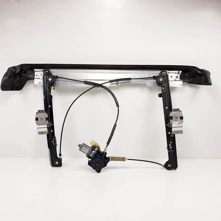 #1217136 ELEVALUNAS DELANTERO DERECHO