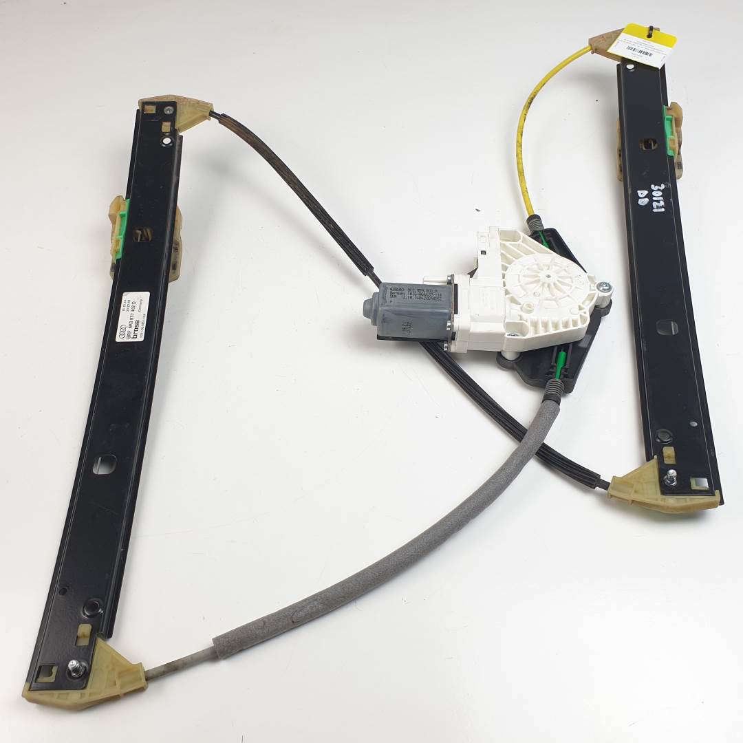 #3021400 ELEVALUNAS DELANTERO DERECHO