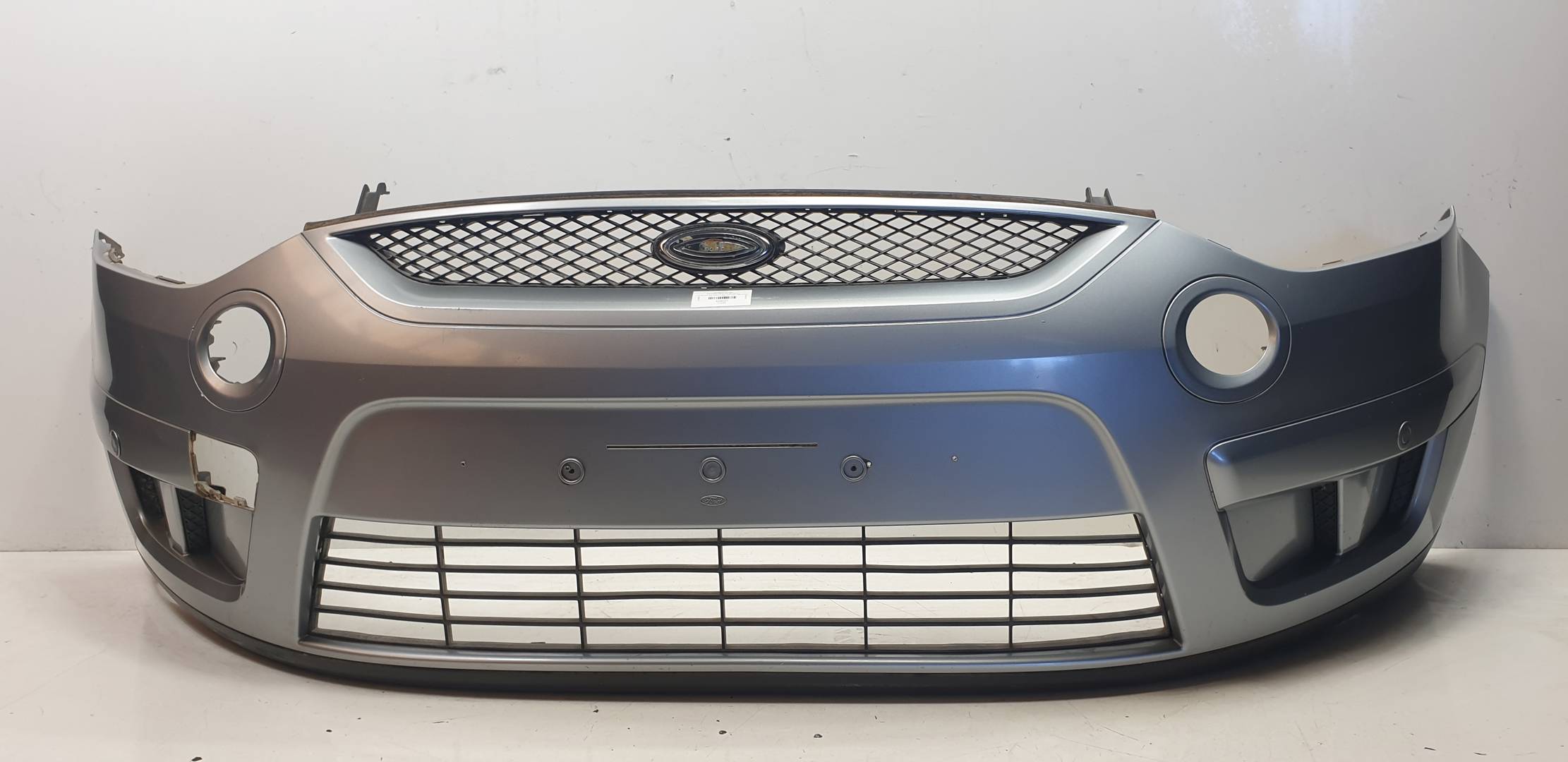 PARAGOLPES DELANTERO