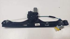 #1524559 ELEVALUNAS DELANTERO DERECHO