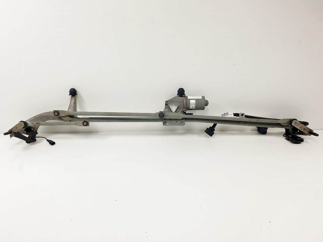 #1524430 MOTOR LIMPIA DELANTERO