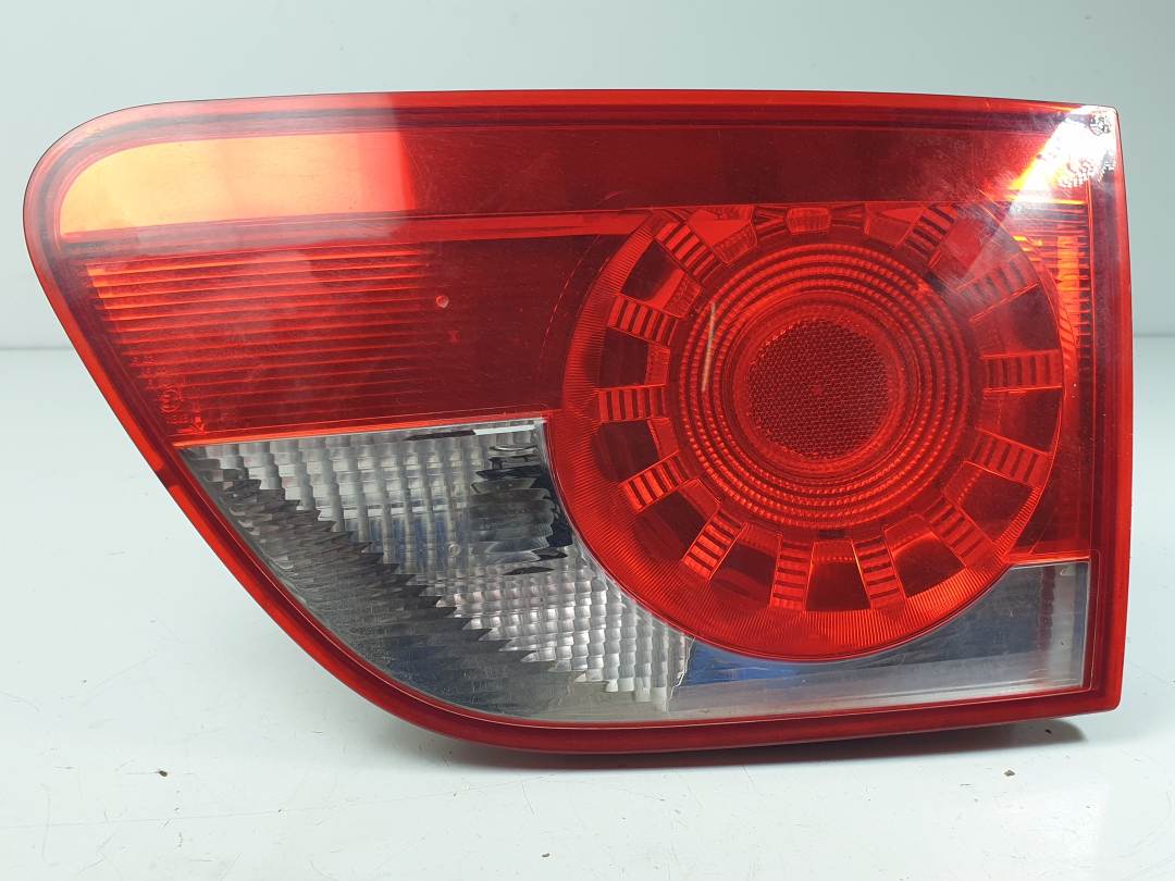 #3161865 PILOTO TRASERO DERECHO INTERIOR