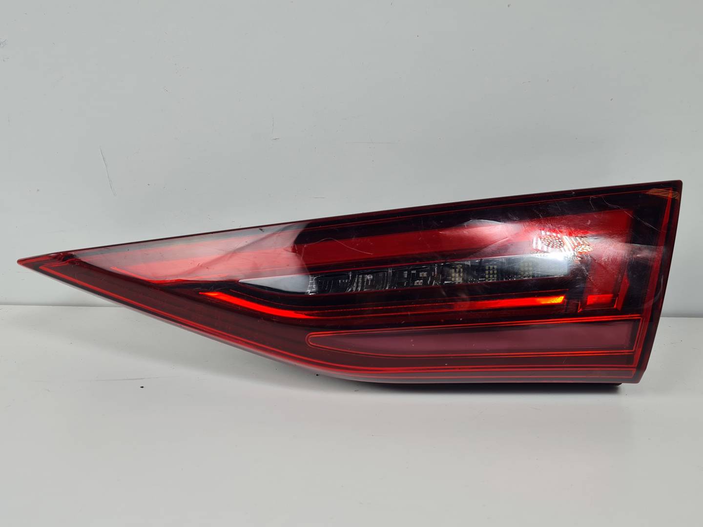 #3433847 PILOTO TRASERO DERECHO INTERIOR