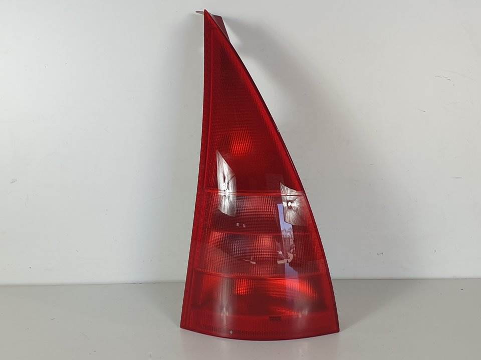 #832268 PILOTO TRASERO IZQUIERDO