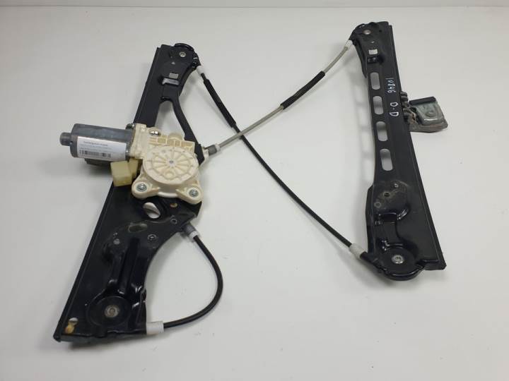 #781477 ELEVALUNAS DELANTERO DERECHO