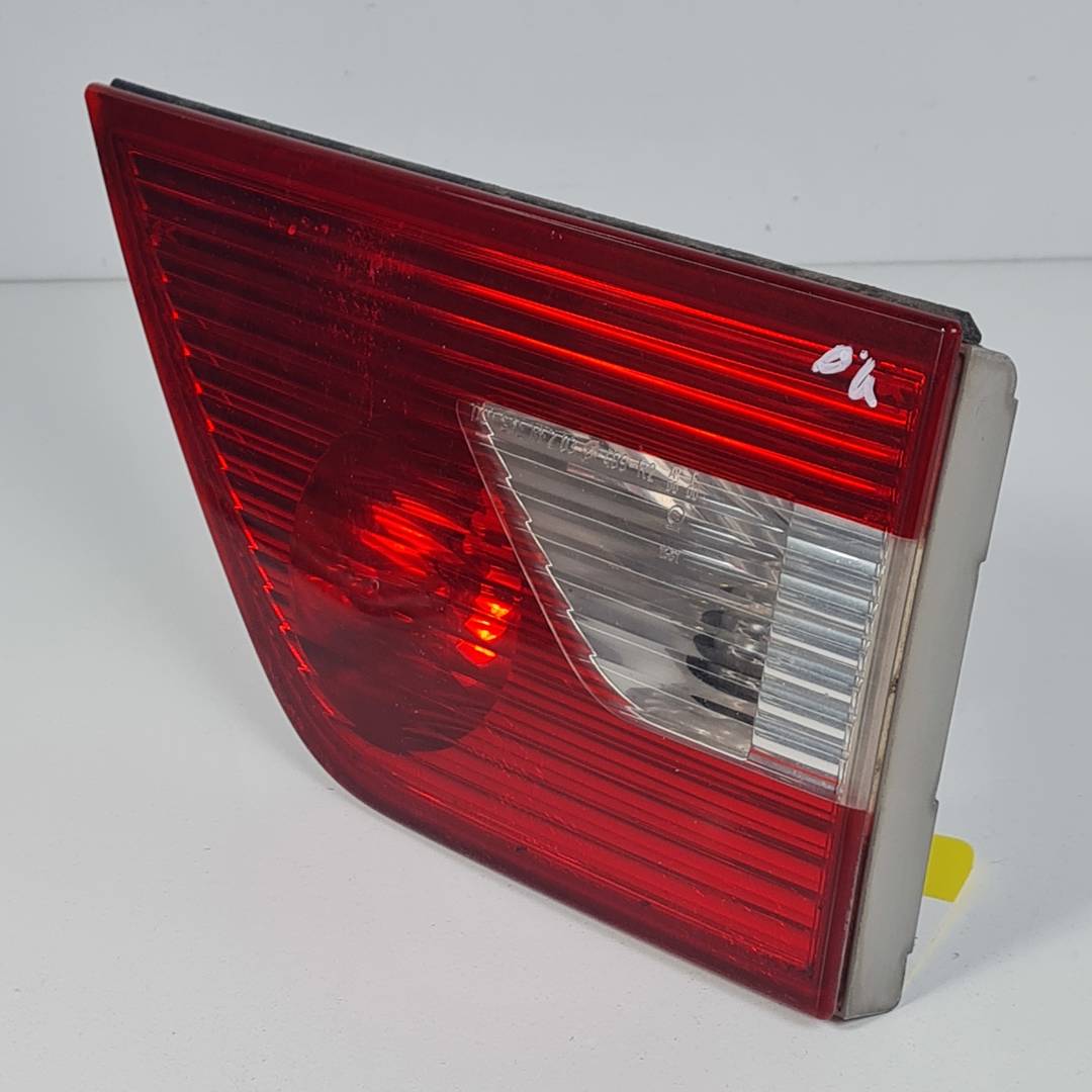 #3342339 PILOTO TRASERO DERECHO INTERIOR