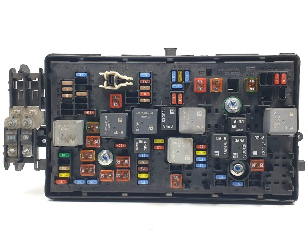 #1501075 CAJA RELES / FUSIBLES