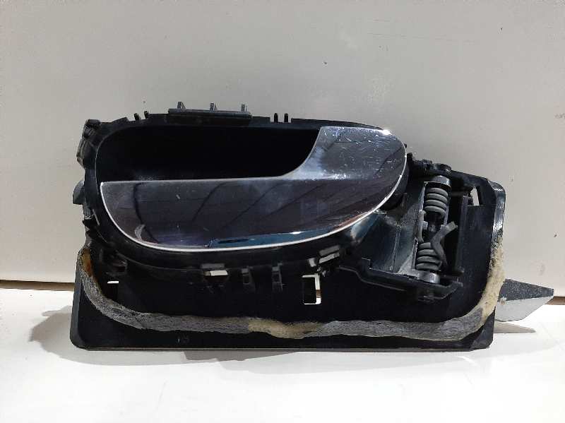 #93771 MANETA INTERIOR DELANTERA DERECHA