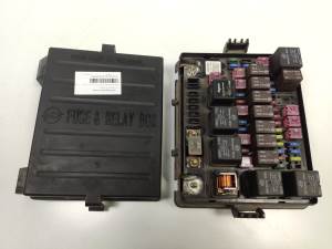 CAJA RELES / FUSIBLES - SSANGYONG - #599481