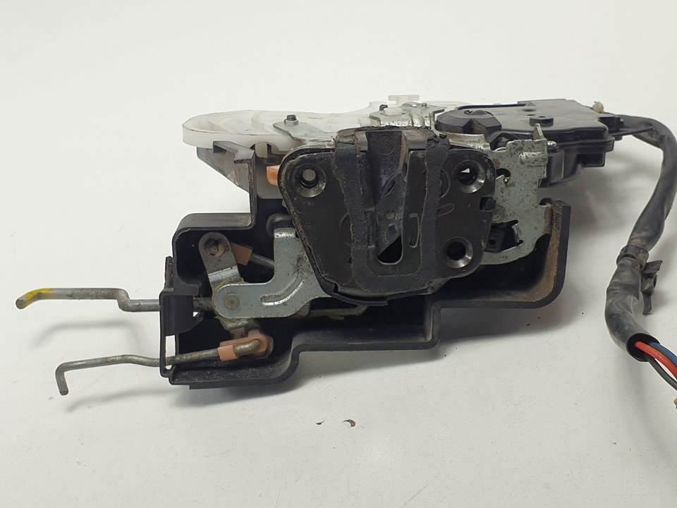 CERRADURA PUERTA DELANTERA IZQUIERDA - 813104D040 - KIA - CARNIVAL