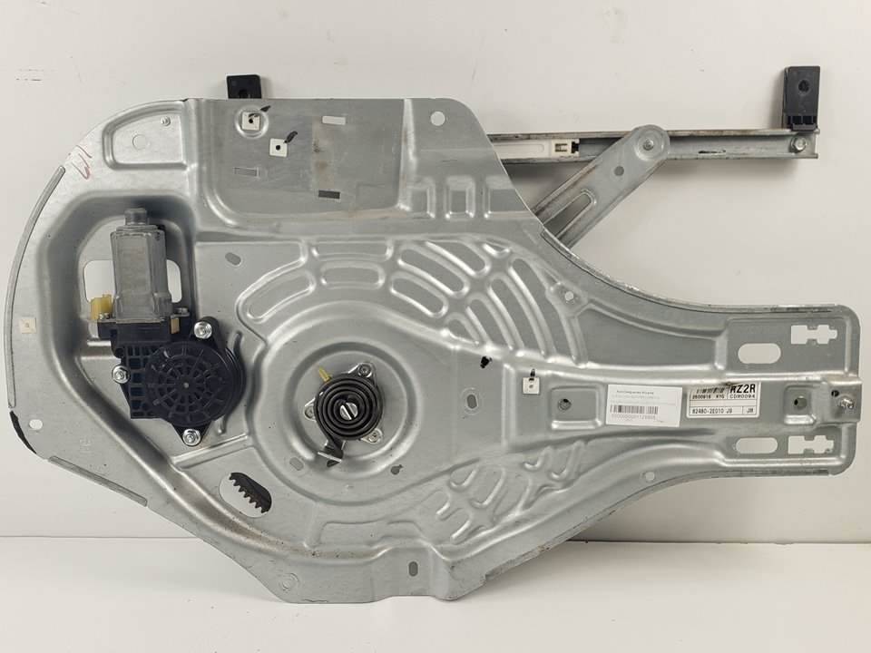 #1126903 ELEVALUNAS DELANTERO DERECHO