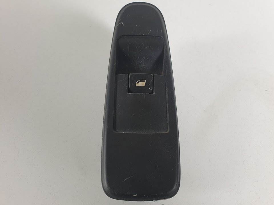 MANDO ELEVALUNAS DELANTERO DERECHO - CITROEN - #889451