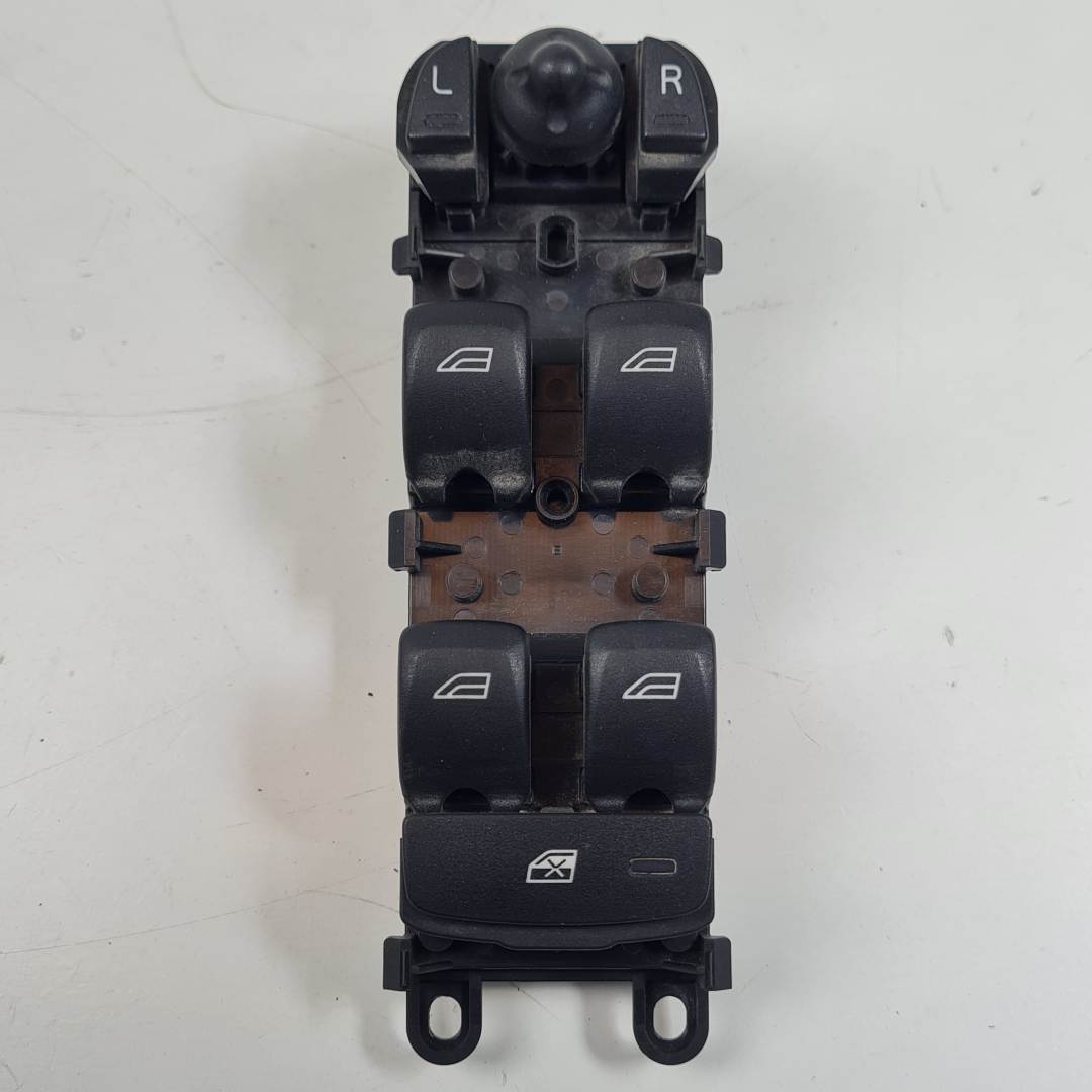 #1447243 MANDO ELEVALUNAS DELANTERO IZQUIERDO