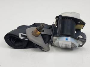 CINTURON SEGURIDAD TRASERO DERECHO - MITSUBISHI - #913814